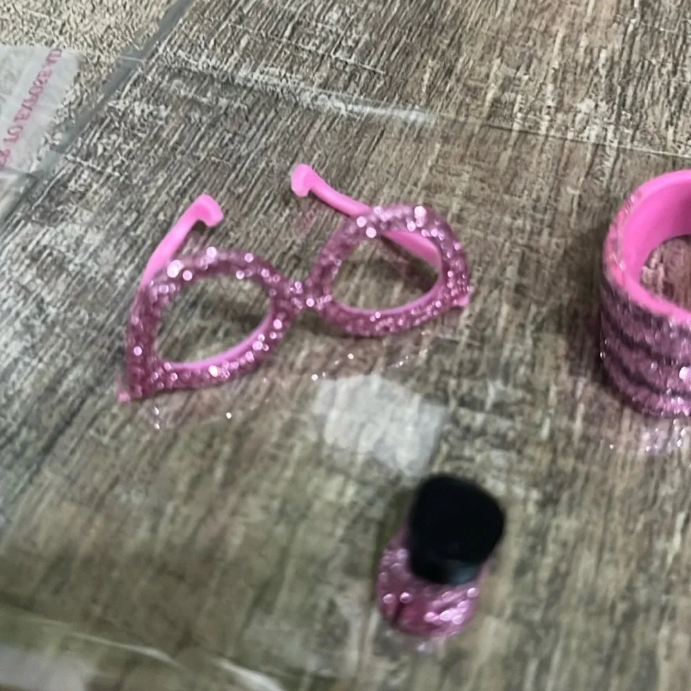 LOL Surprise PINK BABY Bling Holiday Glitter Series - accessories